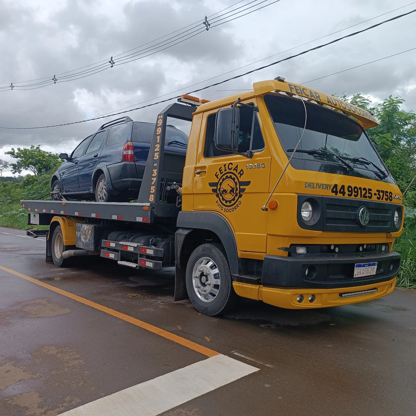 Guincho carregando perua